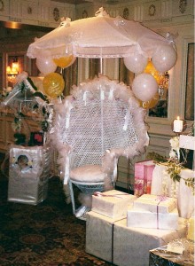 CHAIR, UBRELLA, WHISHING WELL IN LIGHT PINK AND BALLOONS RENTAL